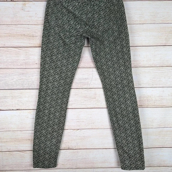CAbi Women's Size 2 Ditsy Floral Skinny Jeans Green Stretchy Pants Style#5083 - Picture 10 of 11